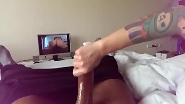 A soft and relaxing blowjob from girlfriend while watching porn