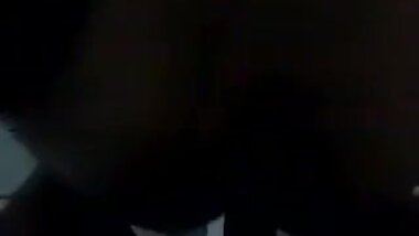 Sa7by beswr mama w hya bttf45 w bttdrb 3la tezha