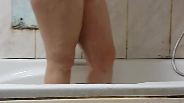 Romanian step son saw step mom pussy in the bathroom before