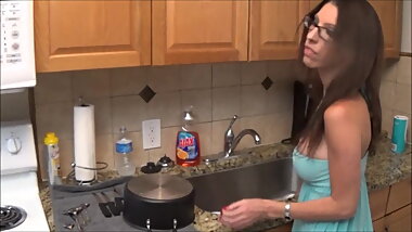 Son Fucks Busty Step Mom in Kitchen - Family Therapy