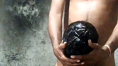 The new Bahu who is cleaning the house is fucked by her sasur XXX Sex
