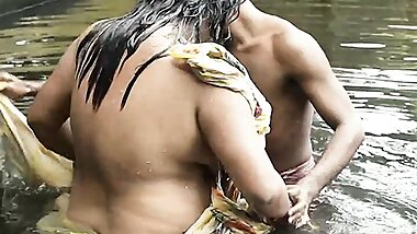 DIRTY BIG BOOBS BHABI BATH IN POND WITH  HANDSOME DEBORJI (OUTDOOR)