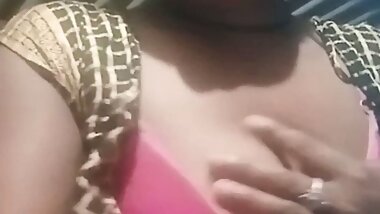 Ek bahan ne apne bhai ka land dekhar usme bhi kiya Masterbecan