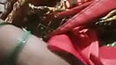 Hamari chach dekho kya achhe se chut meugli dalti haii