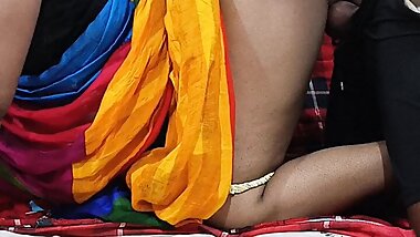 Desi maid ne apane sahab se Paisa leke chut chudwai