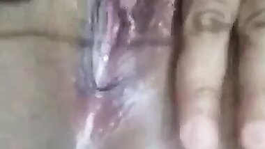 Desi Pakistani Girl Jannat Mirza Masturbating