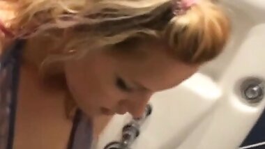 Regina Is A Solo Dream MILF