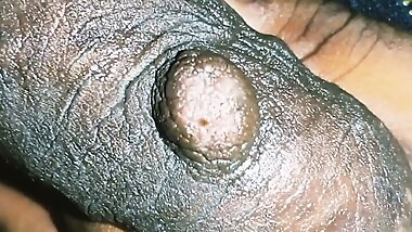 India Mengandung Tetek Bersusu