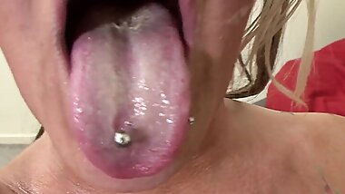 Unprotected sex with a slutty stepmom