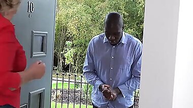 Camilla Creampie seduces her new neighbour Prince Jean