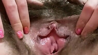 young 18 year old hairy natural pussy