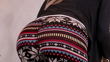 Mylf - Gorgeous Busty Stepmom Gives Her Stepson A Lesson On How To Orally Satisfy His Sexy Girlfriend