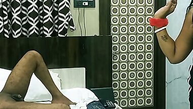 Desi hot stepmom has erotic hardcore sex!! Latest viral sex with Bangla audio