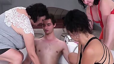 Moms join stepson in the bathtub