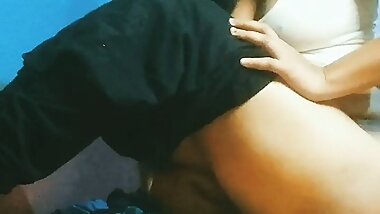 Aaj phir cousin aunty ki sexy beti neetu mere se chudane aayi or doggy style and cowgirl position fucking