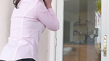 Family Strokes - Stuck Big Titted Milf Gets In Trouble