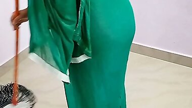 Safayi Kar Rhi Bahu Ko Sasur Ne Jabardasti Choda ! QueenRima