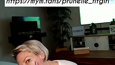 Prunelle Fitgirl - Je le suce devant le match de la France