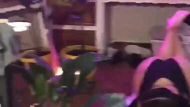 Big Bottom Behavior Booty Pose