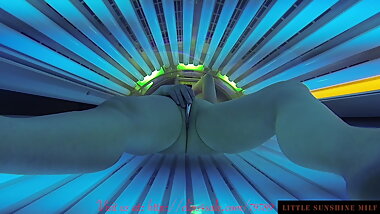 Tanning Bed Solarium Sonnenbank Fun Pierced Pussy and Dildo